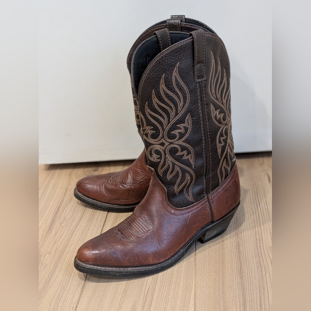 Laredo  Dark Brown Western Boots with Embroidered Design Sz 8.5